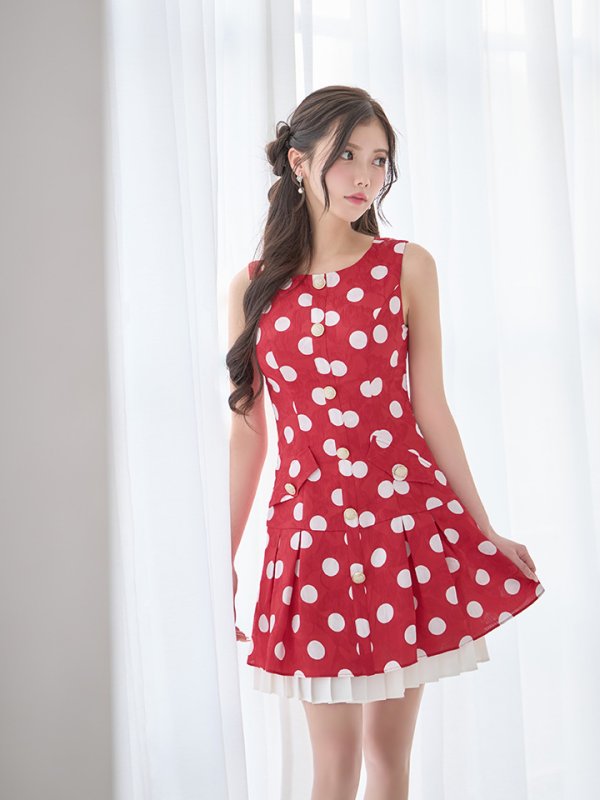 レッド×ホワイト　モデル：せいは　身長：160cm　着用サイズ：7号(Sサイズ)