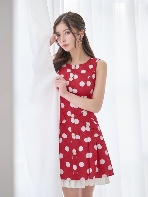 レッド×ホワイト　モデル：せいは　身長：160cm　着用サイズ：7号(Sサイズ)