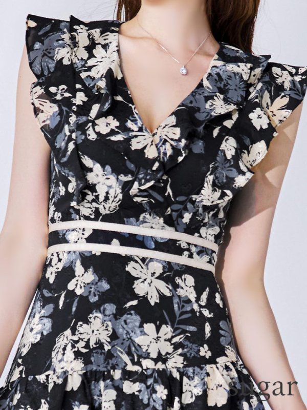 ブラックｘベージュ モデル：ゆめ 身長：160cm　着用サイズ：Sサイズ(7号)