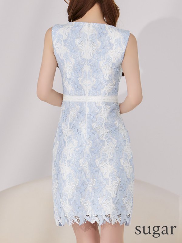 ブルーxホワイトモデル:ゆめ 身長:160cm 着用サイズ:7号(Sサイズ)着用