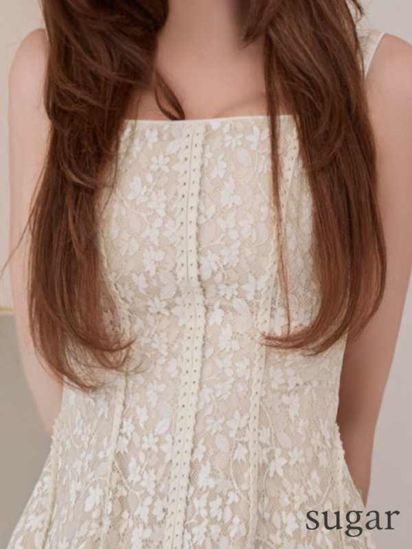 ベージュ　モデル：れみれみ　身長：163cm　着用サイズ：7号(Sサイズ)