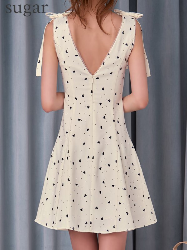 アイボリーxブラック モデル：るりぴ　身長：165cm　着用サイズ：Sサイズ