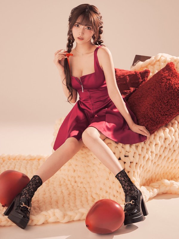 アンゴラレッド　モデル：まみ　身長：160cm　着用サイズ：7号(Sサイズ)サイズ