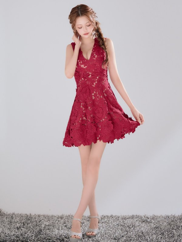 ワインレッド　モデル：れみれみ　身長：163cm　着用サイズ：7号(Sサイズ)