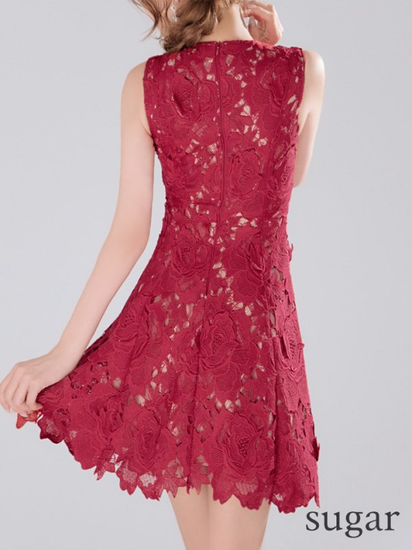 ワインレッド　モデル：れみれみ　身長：163cm　着用サイズ：7号(Sサイズ)