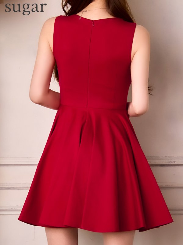 レッド モデル：ゆめ　身長160cm　着用サイズ：Sサイズ