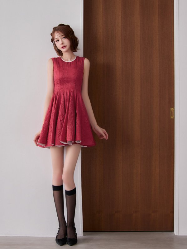 ワインレッド モデル：れみれみ　身長：163cm　着用サイズ：Sサイズ