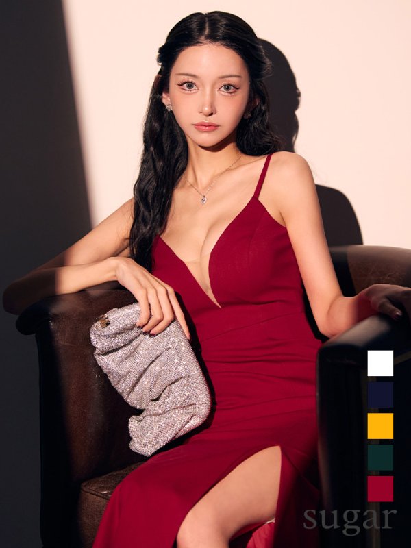 ワインレッド モデル：まおちゃる　身長：158cm　着用サイズ：Sサイズ