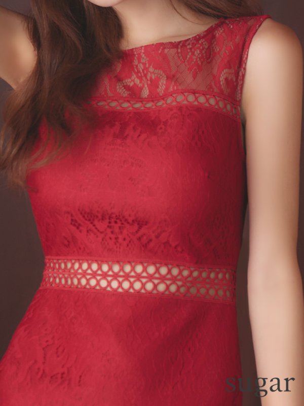 レッド　モデル：まりん　身長：164cm　着用サイズ：7号(Sサイズ)