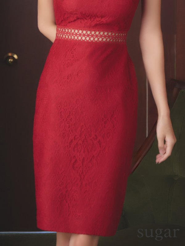 レッド　モデル：まりん　身長：164cm　着用サイズ：7号(Sサイズ)