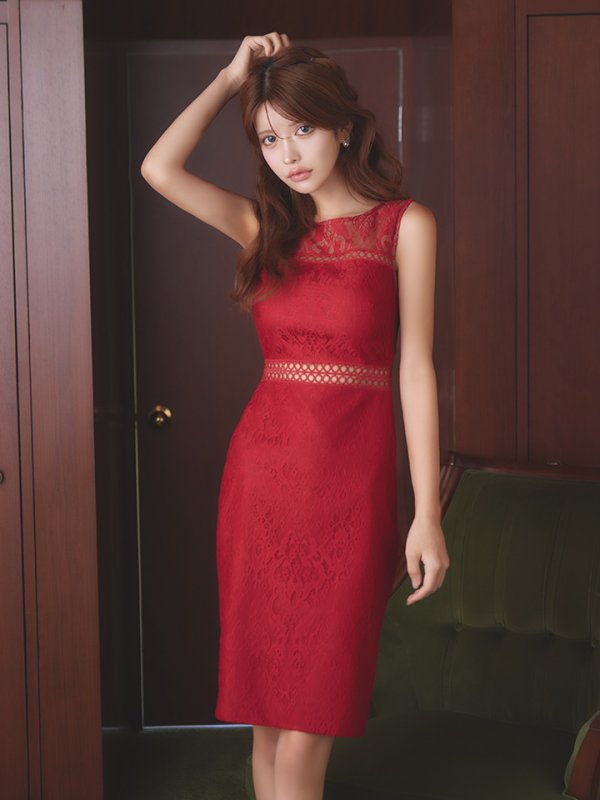 レッド　モデル：まりん　身長：164cm　着用サイズ：7号(Sサイズ)