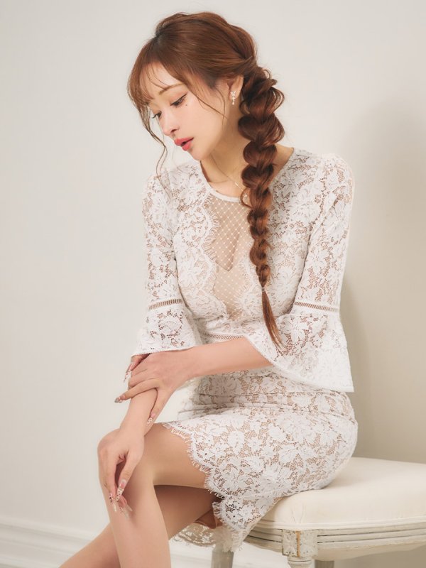 ホワイト　モデル：真優川咲　身長：158cm　着用サイズ：Sサイズ