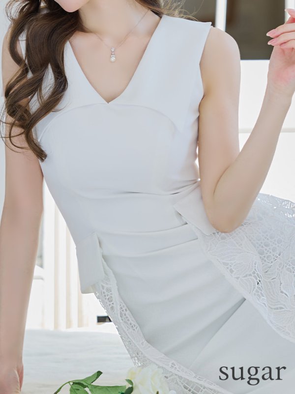 ホワイト モデル:ゆめ 身長:160cm 着用サイズ:5号(XSサイズ)