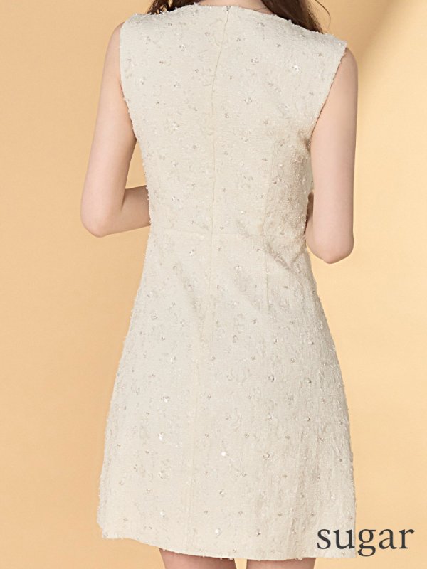 アイボリー モデル：ゆめ　身長：160cm　着用サイズ：7号(Sサイズ)