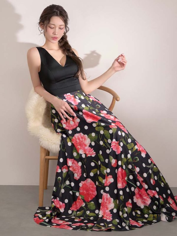 ブラックxピンク　モデル：るりぴ　身長：165cm　着用サイズ：7号(Sサイズ)