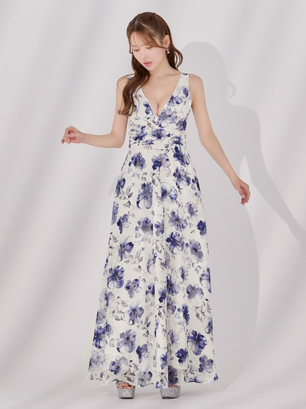 ホワイトxブルー モデル：ゆめ　身長：160cm　着用サイズ：7号(Sサイズ)