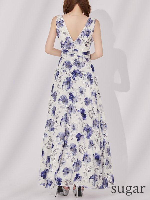 ホワイトxブルー モデル：ゆめ　身長：160cm　着用サイズ：7号(Sサイズ)