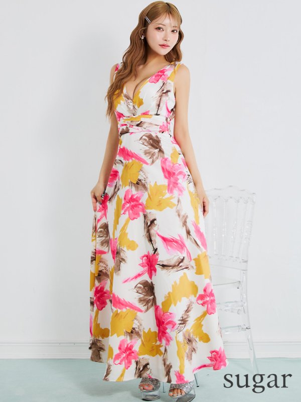 ホワイトxピンク モデル：如月れい　身長：156cm　着用サイズ：Sサイズ(7号)