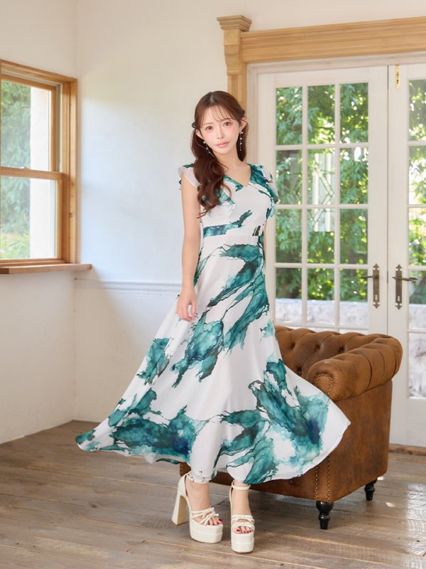 ホワイトグリーン　モデル：りな　身長：160cm　着用サイズ：7号(Sサイズ)着用