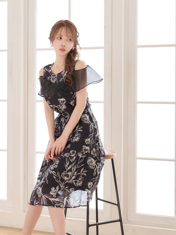 ブラック　モデル：ゆめ　身長：160cm　着用サイズ：7号(Sサイズ)