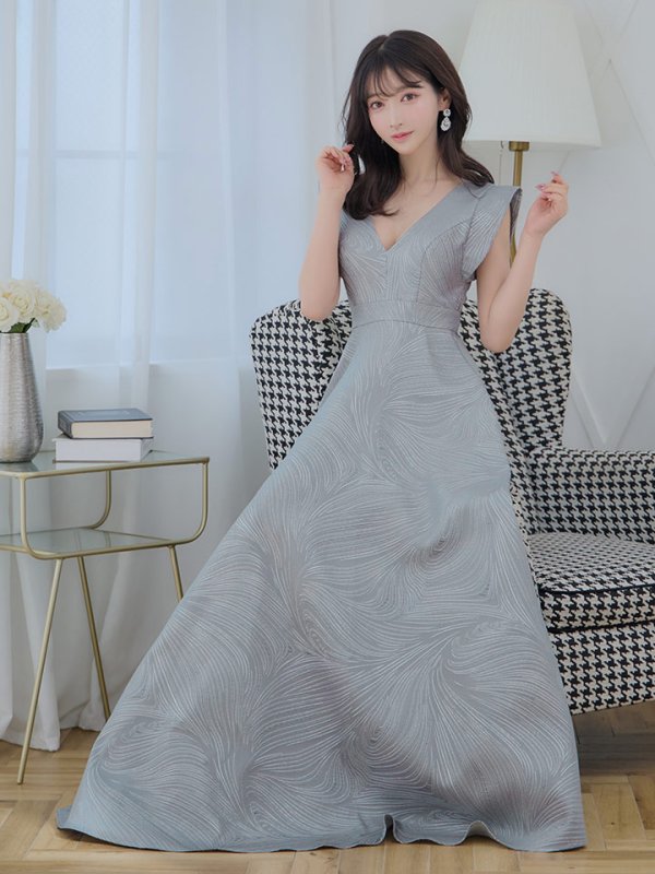 グレー モデル:Rちゃん 身長:160cm 着用サイズ:7号(Sサイズ)