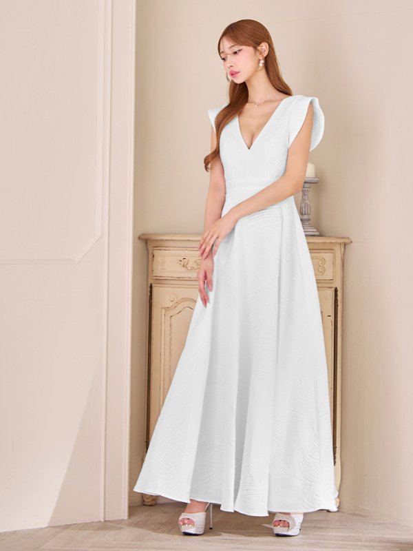 ホワイト　モデル：るりぴ　身長：165cm　着用サイズ：7号(Sサイズ)