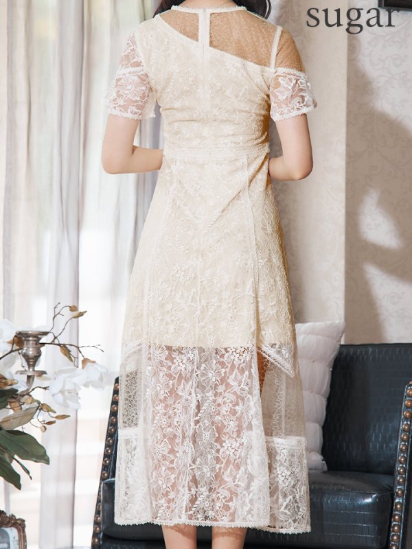 ホワイト モデル:阿部なつき 身長:160cm 着用サイズ:7号(Sサイズ)