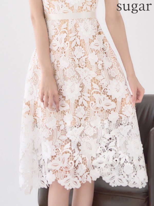 ホワイト モデル：あすか　身長：170cm　着用サイズ：Sサイズ