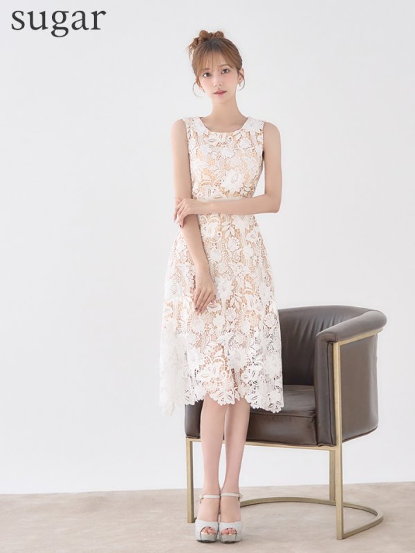 ホワイト モデル：あすか　身長：170cm　着用サイズ：Sサイズ