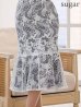 ブラック×ホワイト モデル：真優川咲　身長：158cm　着用サイズ：7号(Sサイズ)