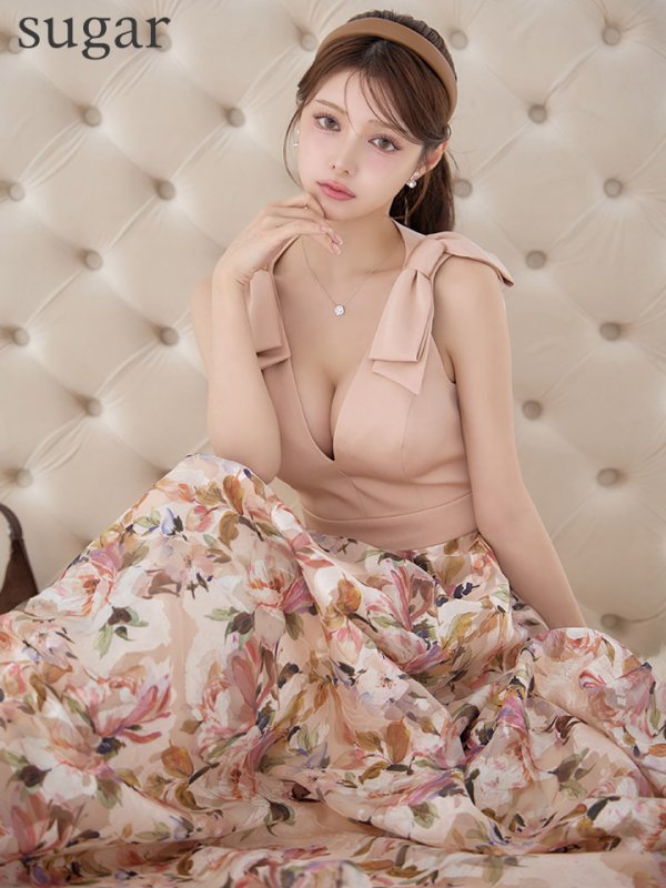 ベージュxプリント モデル：ももか　身長：156cm　着用サイズ：7号(Sサイズ)