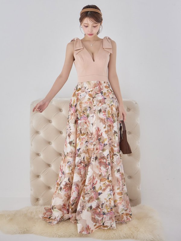 ベージュxプリント モデル：ももか　身長：156cm　着用サイズ：7号(Sサイズ)