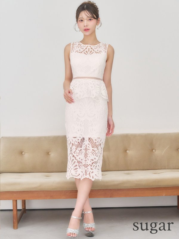 ホワイト　モデル：るりぴ　身長：165cm　着用サイズ：7号(Sサイズ)着用