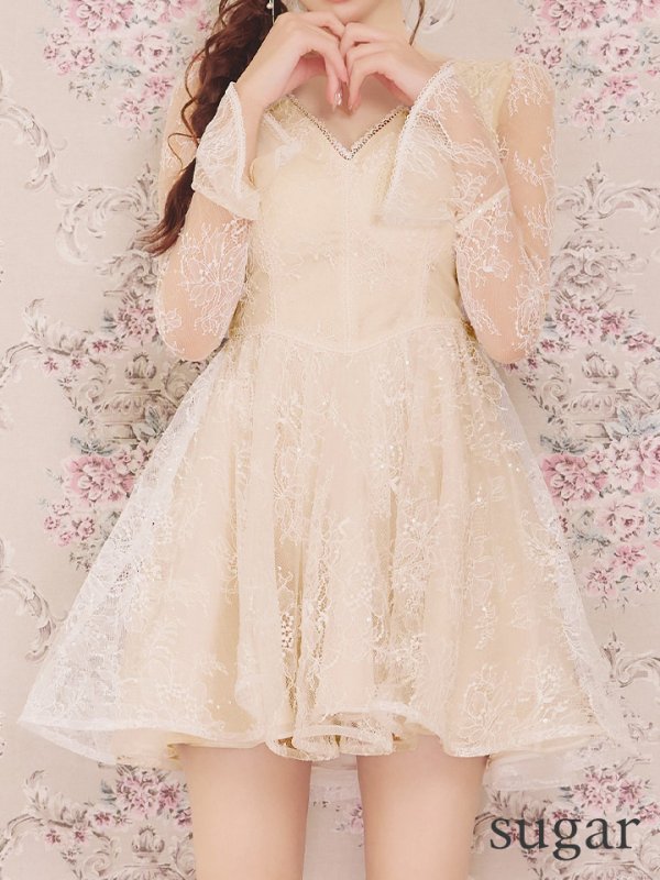 アイボリー　モデル：りな　身長：160cm　着用サイズ：7号(Sサイズ)着用