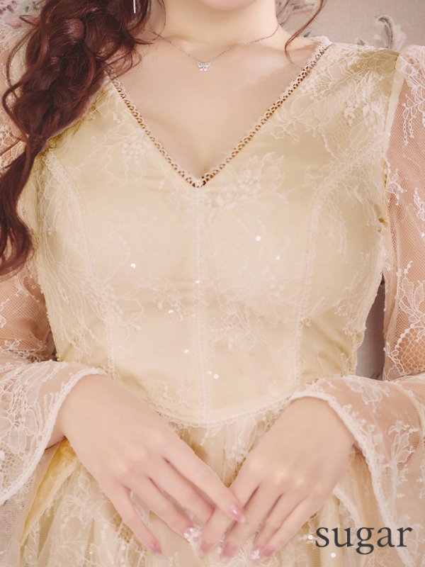 アイボリー　モデル：りな　身長：160cm　着用サイズ：7号(Sサイズ)着用