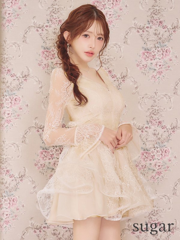 アイボリー　モデル：りな　身長：160cm　着用サイズ：7号(Sサイズ)着用