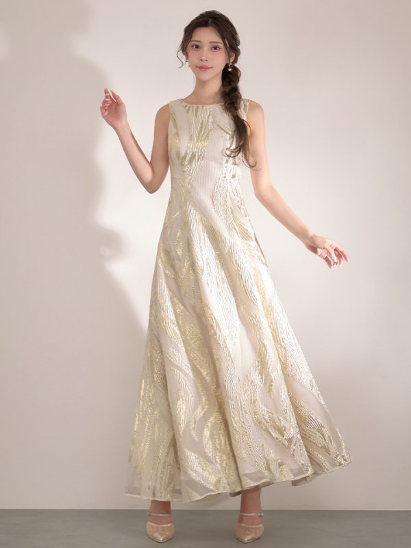 アイボリー　モデル：るりぴ　身長：165cm　着用サイズ：7号(Sサイズ)