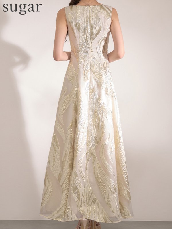 アイボリー　モデル：るりぴ　身長：165cm　着用サイズ：7号(Sサイズ)