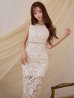 ホワイト　モデル：真優川咲　身長：158cm　着用サイズ：7号(Sサイズ)