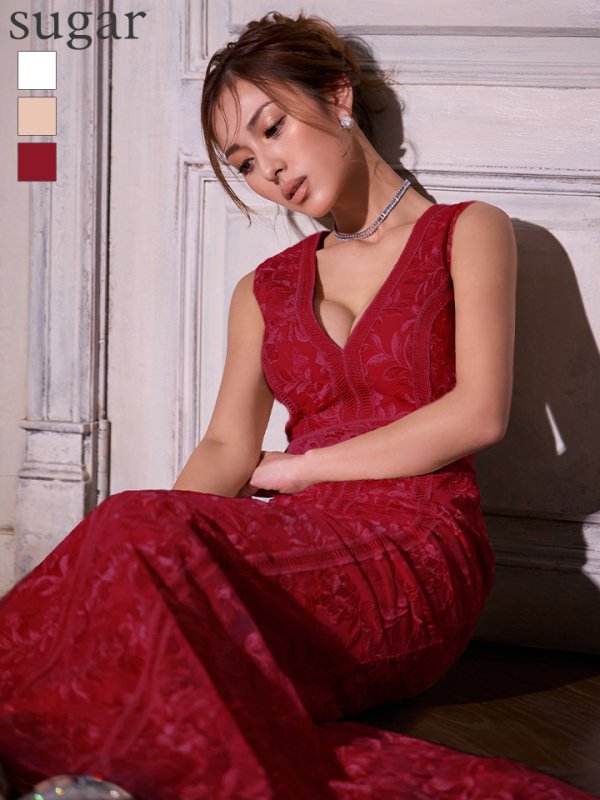 レッド　モデル：カレン　身長：165cm　着用サイズ：Sサイズ