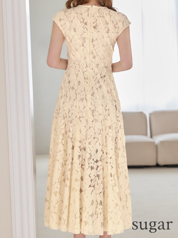 アイボリー　モデル：ゆめ　身長：160cm　着用サイズ：7号(Sサイズ)