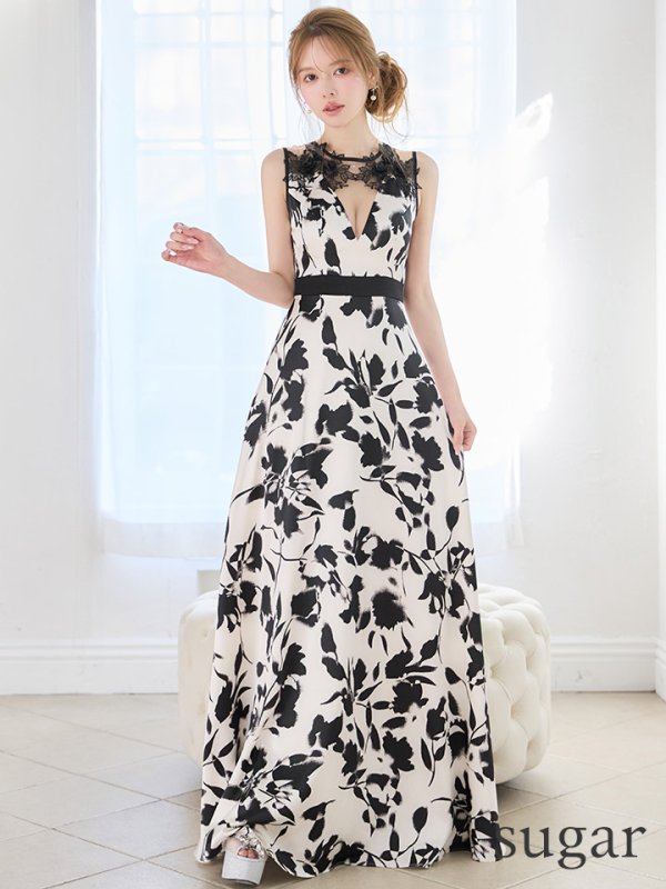 ブラックxホワイト　モデル：ゆめ　身長：160cm　着用サイズ：7号(Sサイズ)