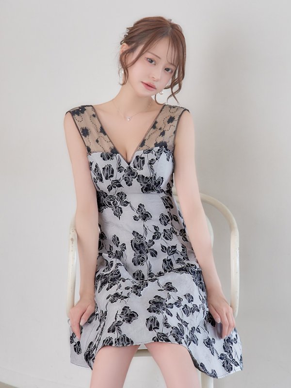 シルバーxブラック モデル：れみれみ　身長：163cm　着用サイズ：Sサイズ