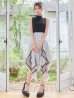 ブラックxホワイト　モデル：るりぴ　身長：165cm　着用サイズ：7号(Sサイズ)着用