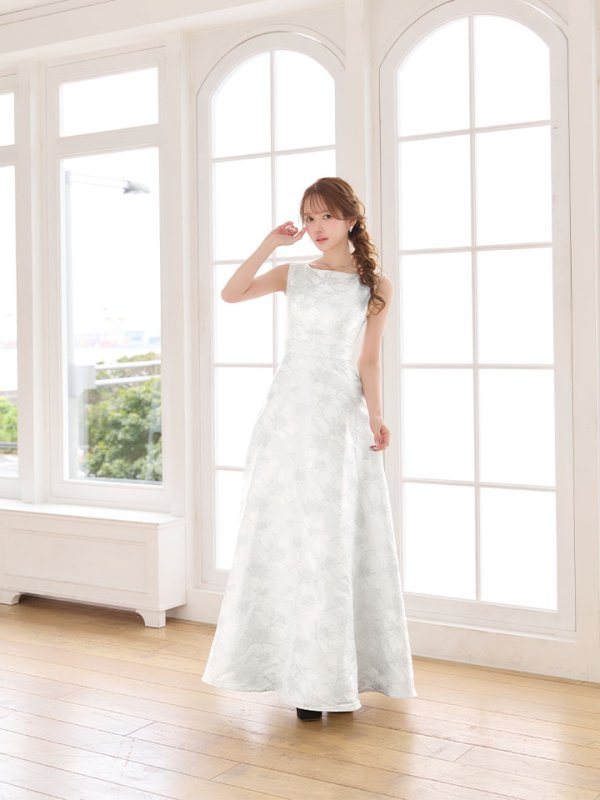 ホワイト　モデル：ゆめ　身長：160cm　着用サイズ：7号(Sサイズ)