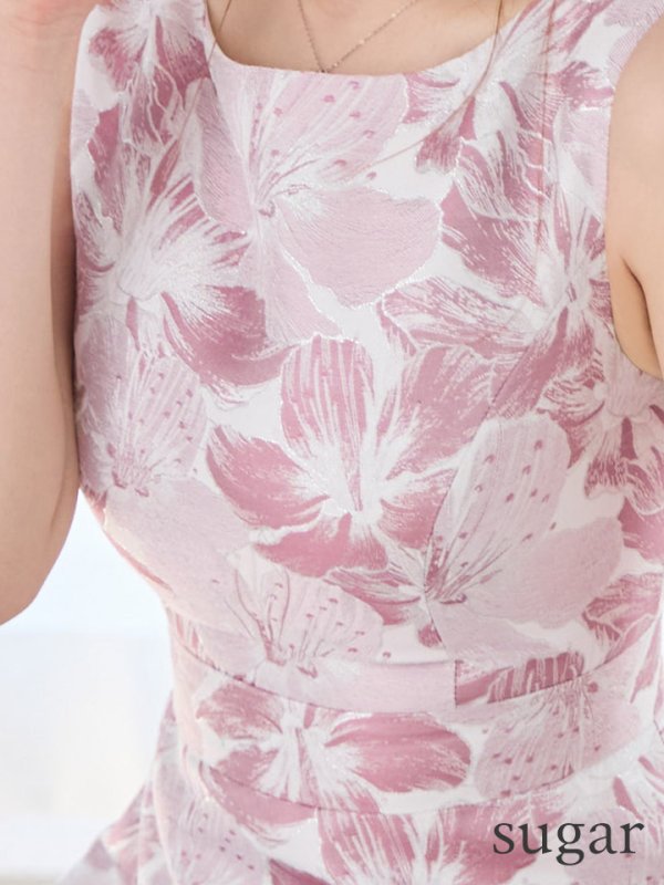 ピンクxシルバー　モデル：ゆめ　身長：160cm　着用サイズ：7号(Sサイズ)