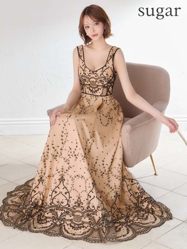 ベージュ　モデル：れみれみ　身長：163cm　着用サイズ：7号(Sサイズ)