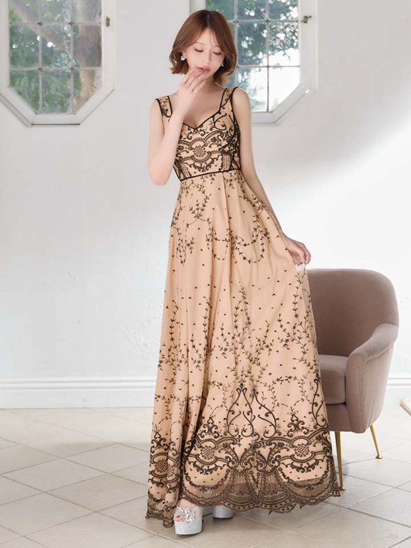 ベージュ　モデル：れみれみ　身長：163cm　着用サイズ：7号(Sサイズ)