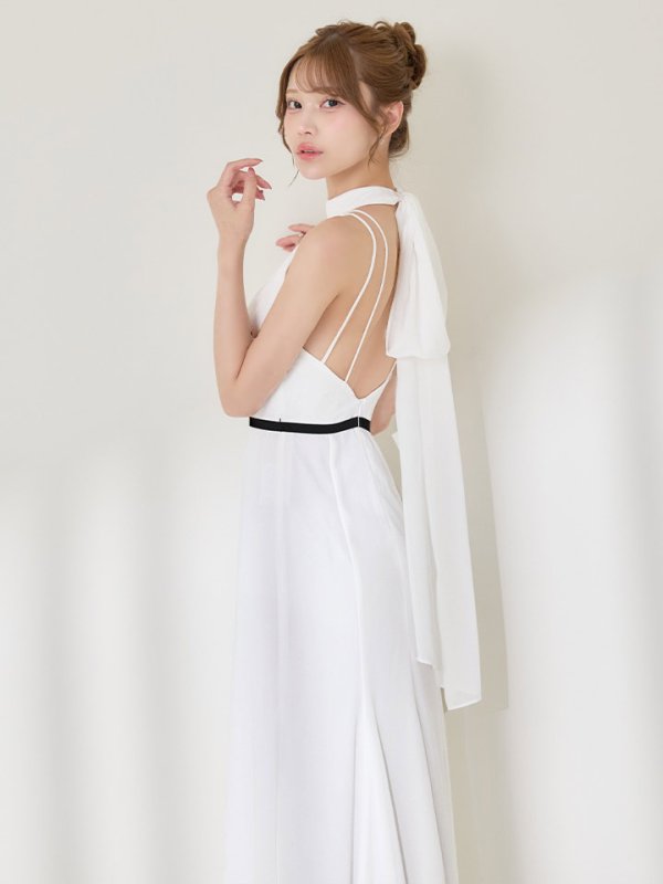 ホワイト　モデル：るりぴ　身長：165cm　着用サイズ：7号(Sサイズ)