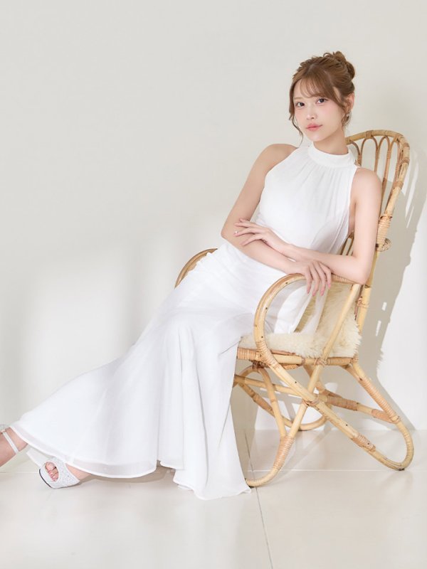 ホワイト　モデル：るりぴ　身長：165cm　着用サイズ：7号(Sサイズ)